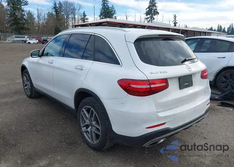 2017 Mercedes-Benz Glc 300 z USA, uszkodzony, nr VIN WDC0G4JB9HV006455